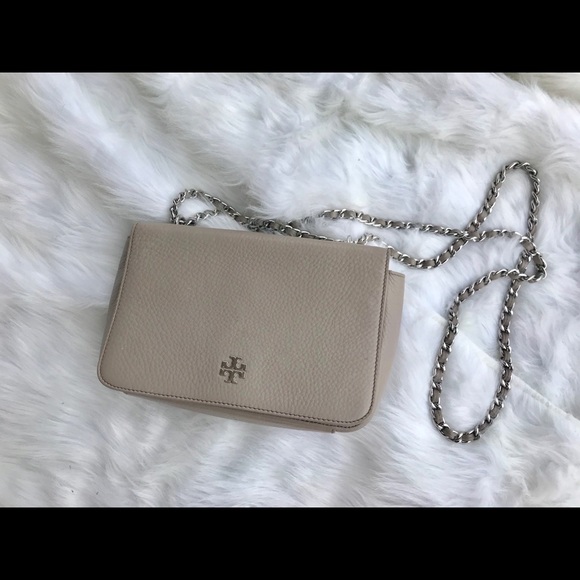 Tory Burch Handbags - Authentic Tory Burch Robinson Adjustable Crossbody